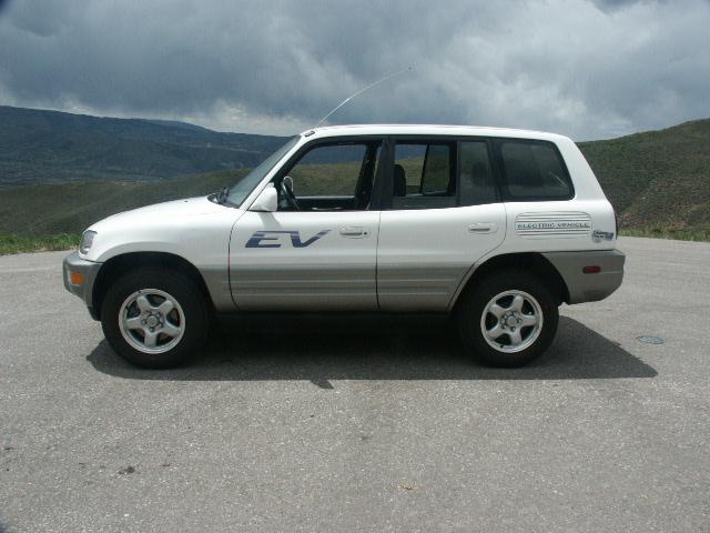 rav4ev_4